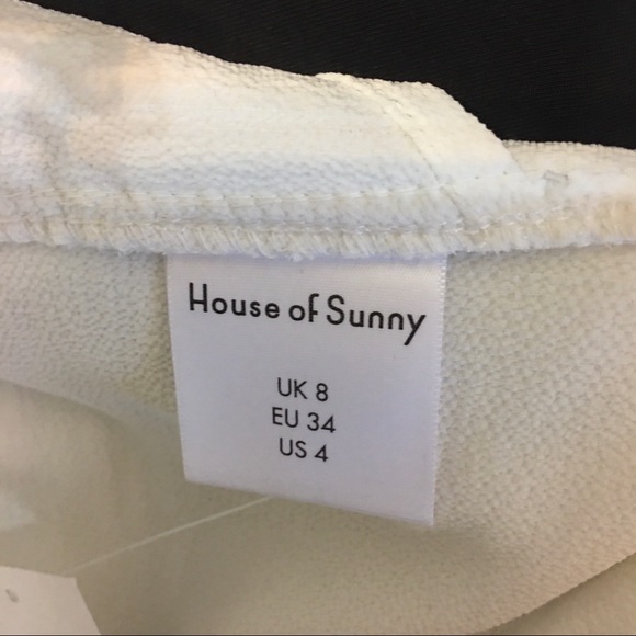 HOUSE OF SUNNY PEARL PLEAT LAYER WHITE  BLOUSE SIZE 4 NWT - Picture 7 of 9